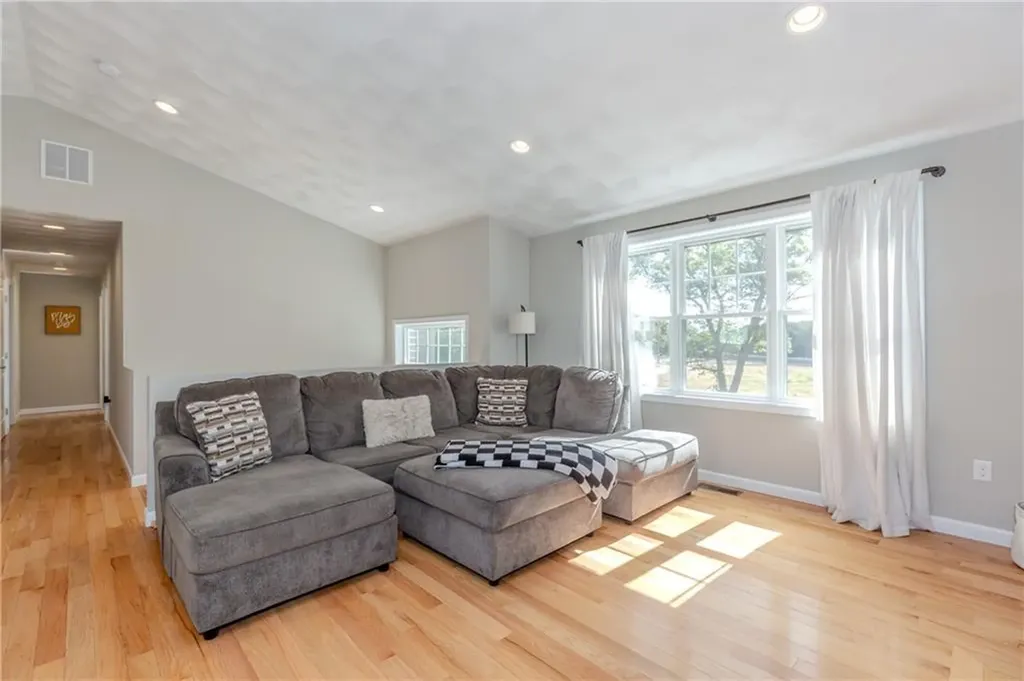 1185 Central Avenue Johnston RI 02919
