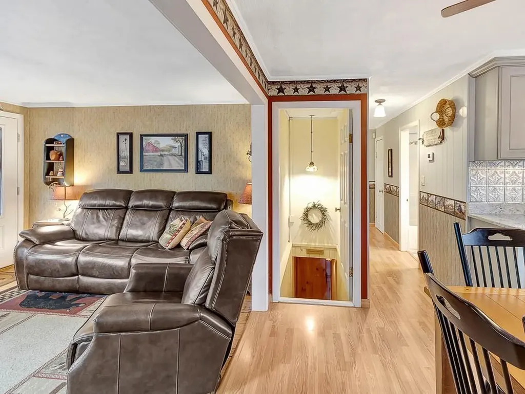 94 Glendale Avenue Woonsocket RI 02895