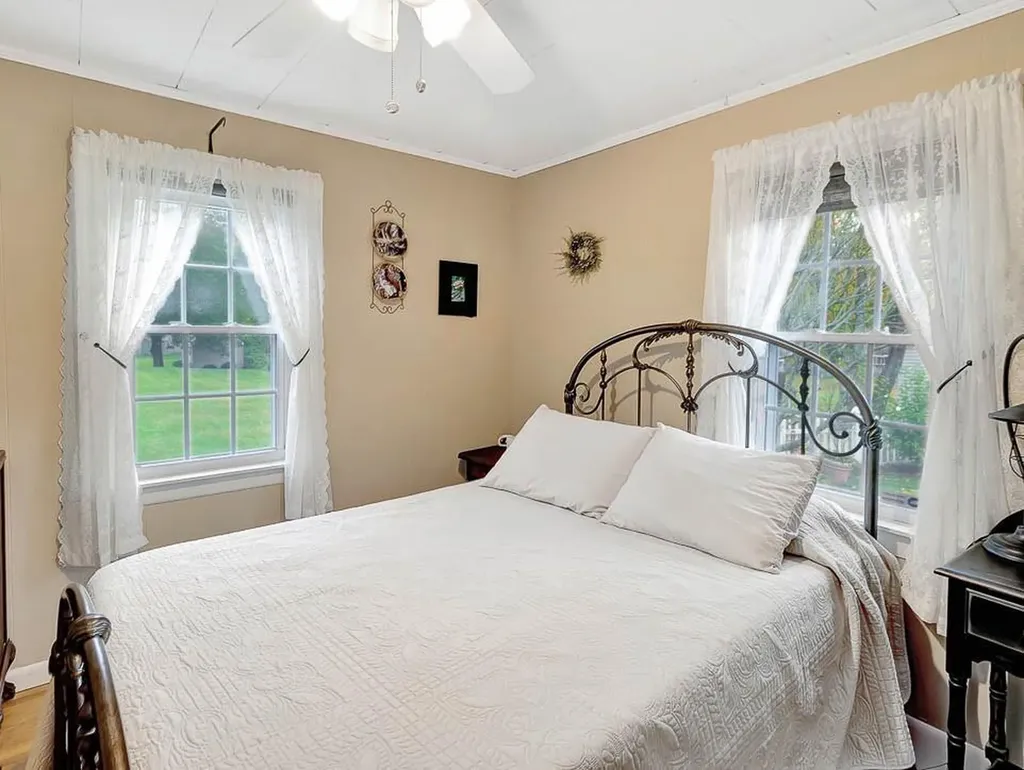 94 Glendale Avenue Woonsocket RI 02895