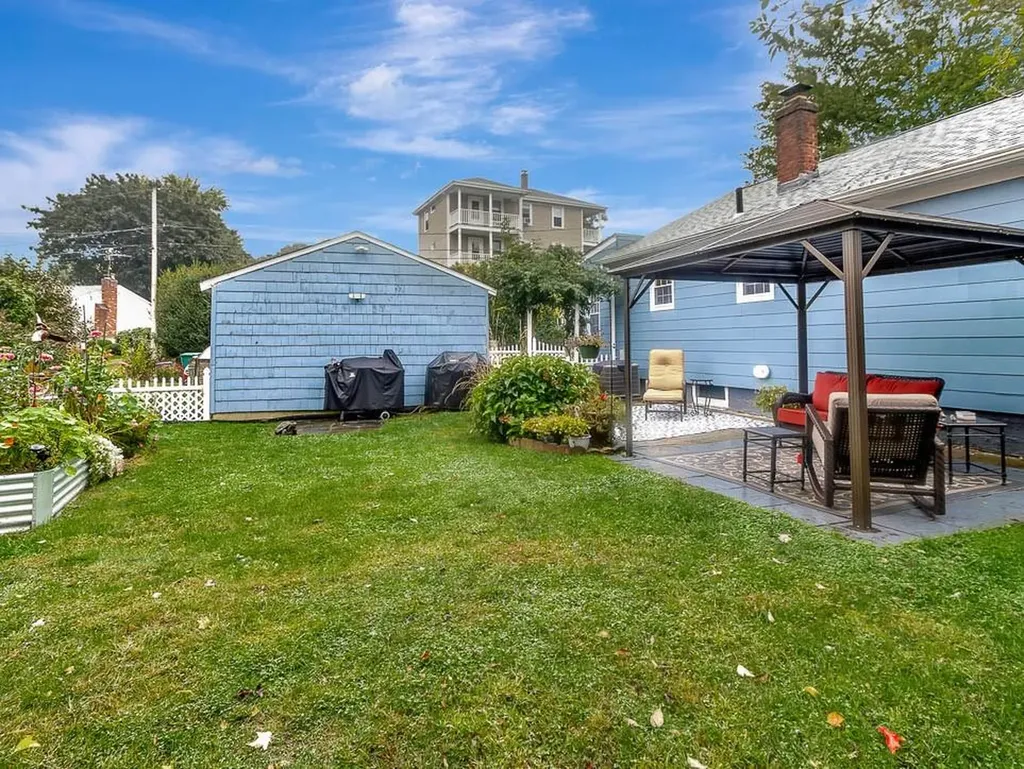 94 Glendale Avenue Woonsocket RI 02895