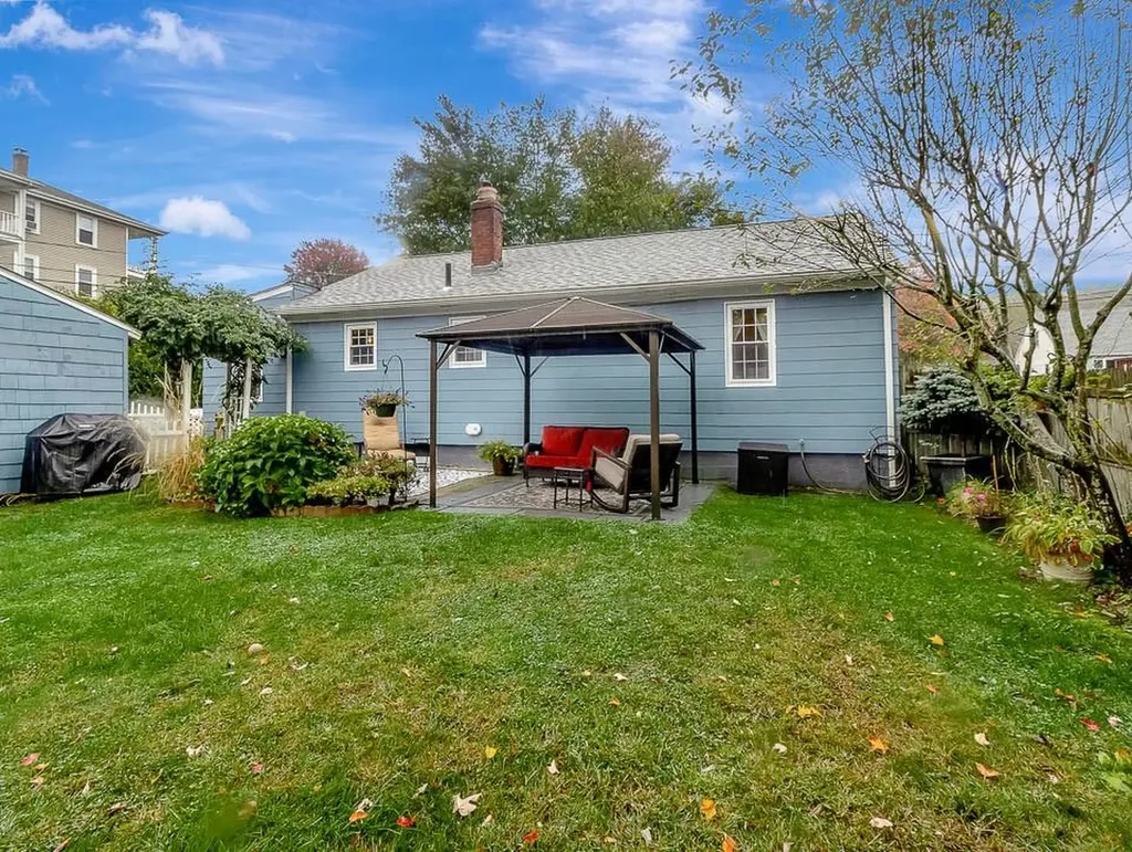 94 Glendale Avenue Woonsocket RI 02895
