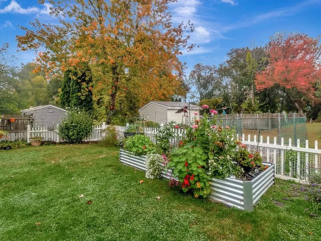 94 Glendale Avenue Woonsocket RI 02895