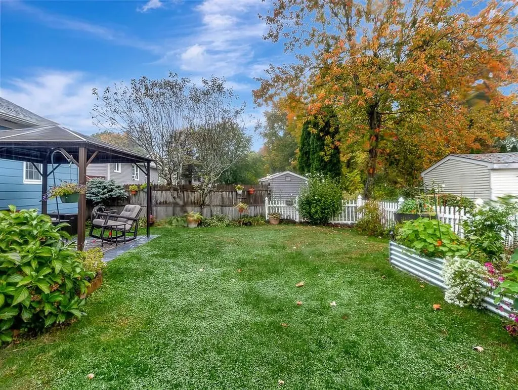 94 Glendale Avenue Woonsocket RI 02895