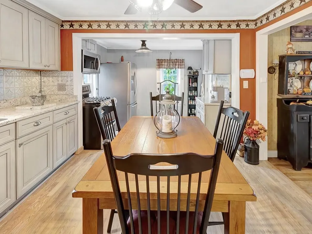 94 Glendale Avenue Woonsocket RI 02895