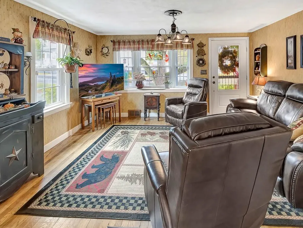 94 Glendale Avenue Woonsocket RI 02895