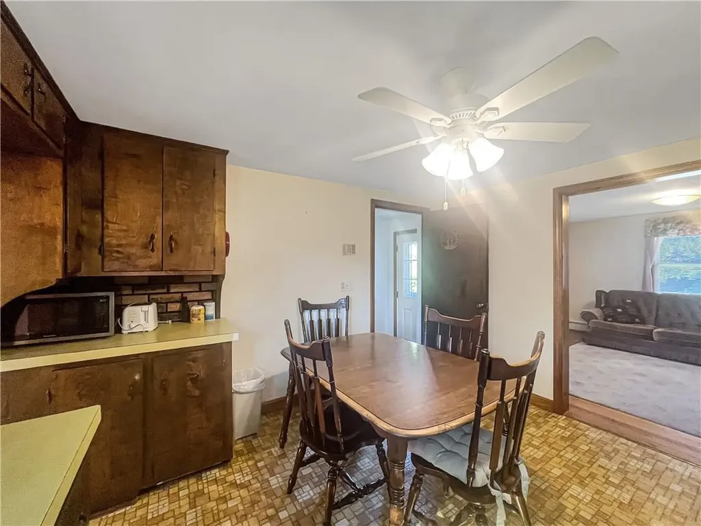 25 Kinnicutt Avenue Warren RI 02885