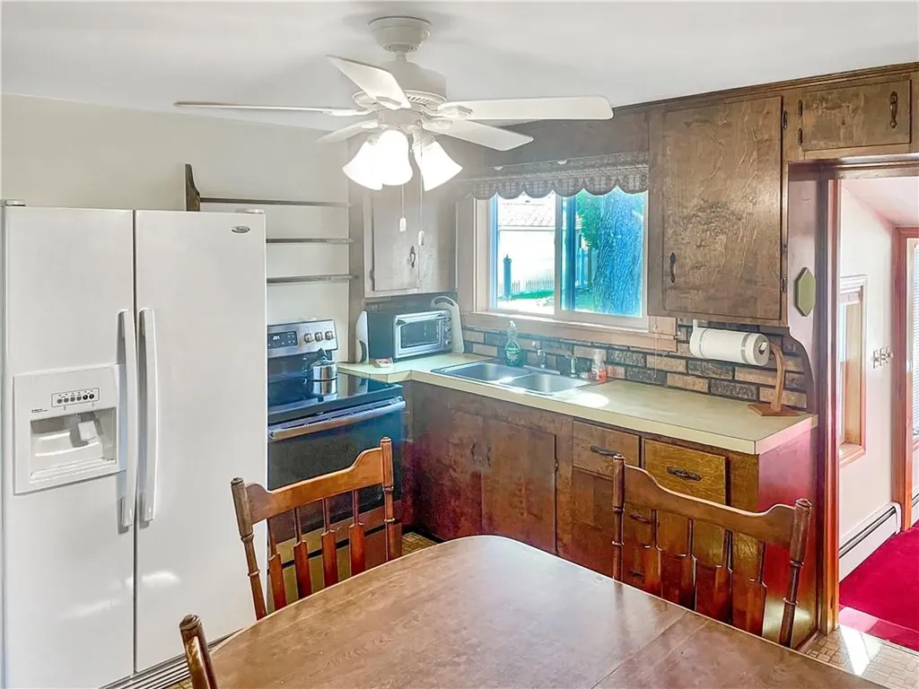 25 Kinnicutt Avenue Warren RI 02885