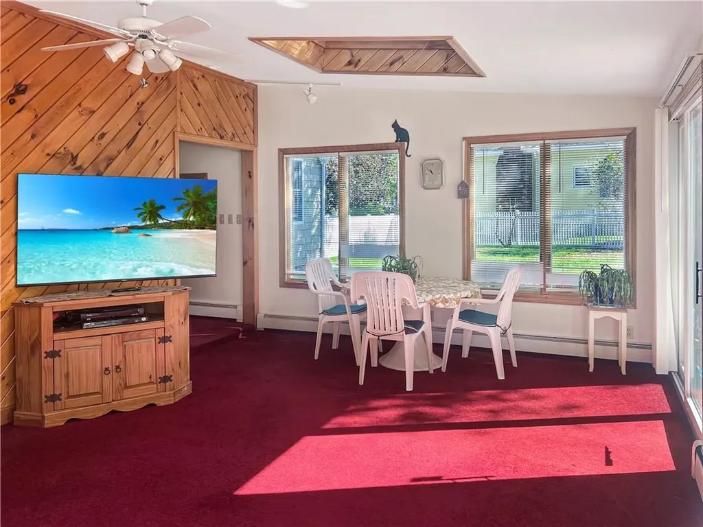 25 Kinnicutt Avenue Warren RI 02885