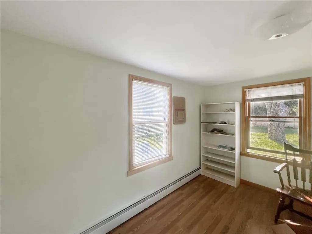 25 Kinnicutt Avenue Warren RI 02885