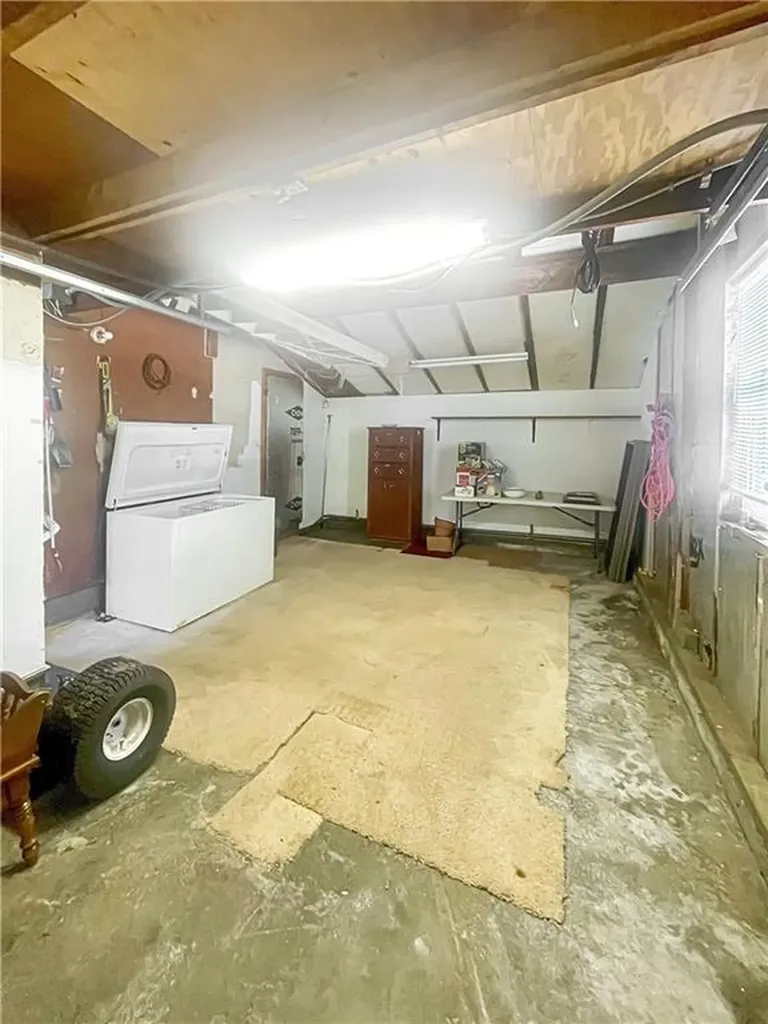 25 Kinnicutt Avenue Warren RI 02885