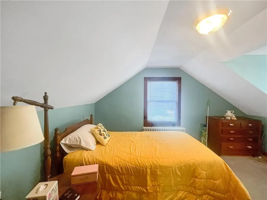 25 Kinnicutt Avenue Warren RI 02885