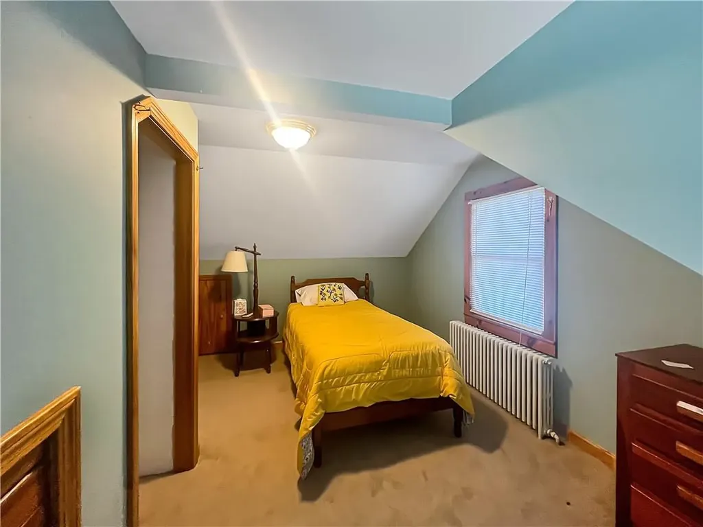 25 Kinnicutt Avenue Warren RI 02885