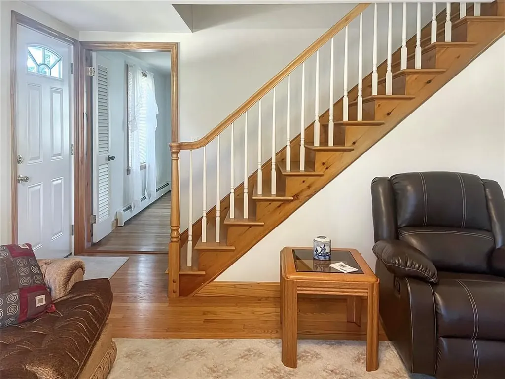 25 Kinnicutt Avenue Warren RI 02885