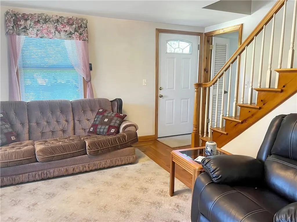25 Kinnicutt Avenue Warren RI 02885