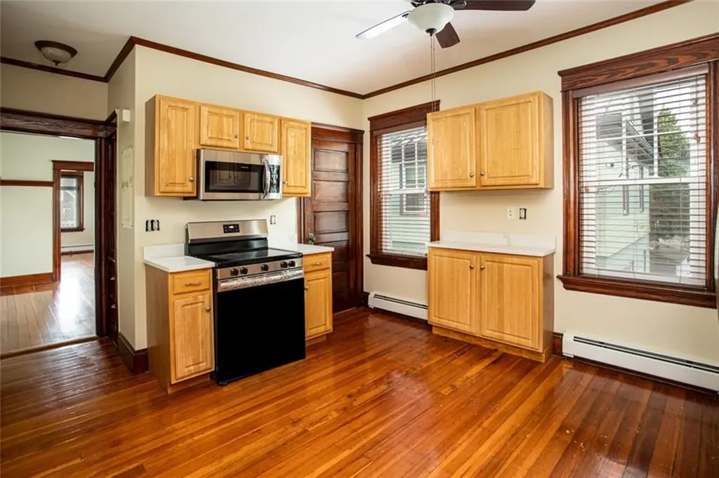 6 County Street Newport RI 02840
