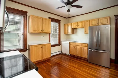 6 County Street Newport RI 02840
