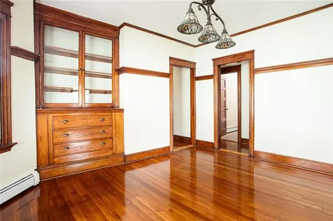 6 County Street Newport RI 02840