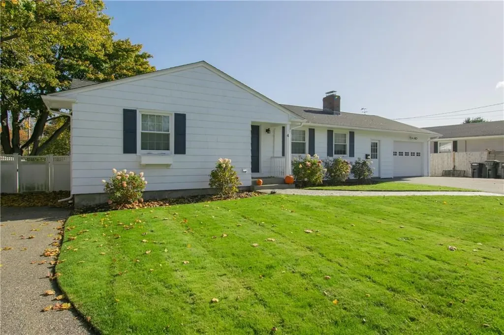 41 Clayton Street Middletown RI 02842