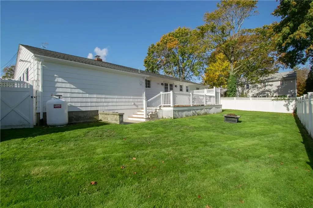 41 Clayton Street Middletown RI 02842
