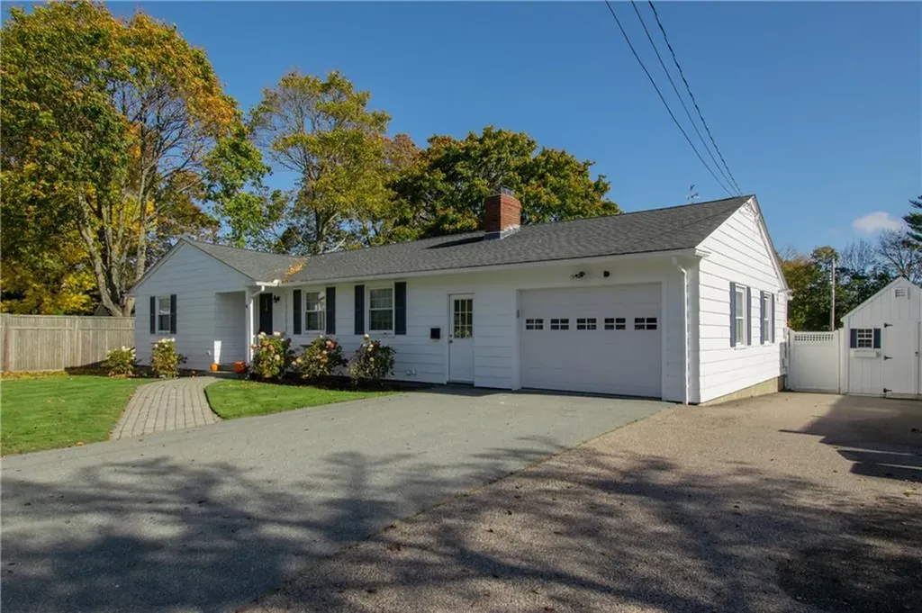 41 Clayton Street Middletown RI 02842