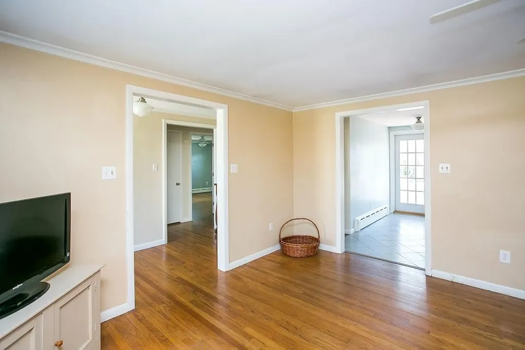 41 Clayton Street Middletown RI 02842