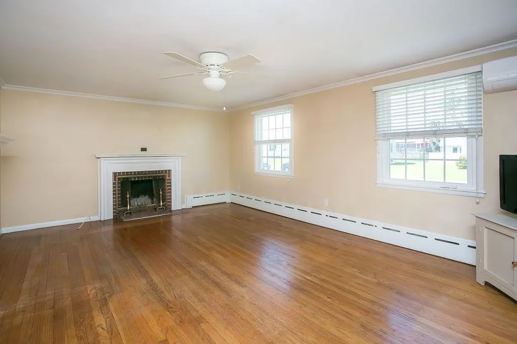 41 Clayton Street Middletown RI 02842