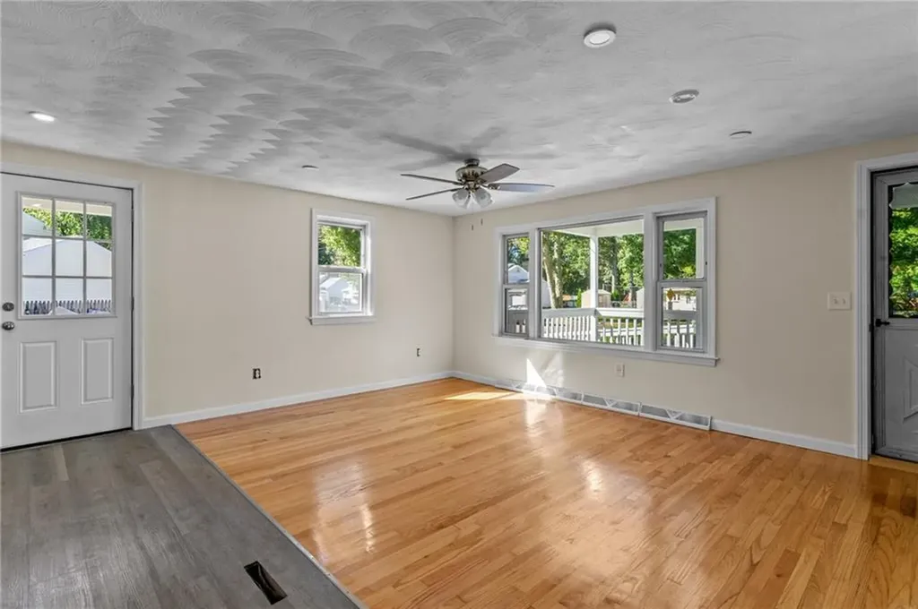 60 Killey Avenue Warwick RI 02889