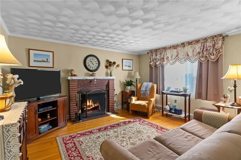 29 Eden Crest Drive Cranston RI 02920