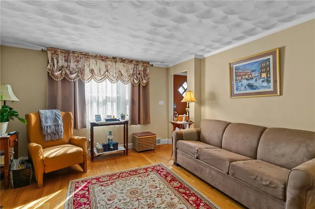 29 Eden Crest Drive Cranston RI 02920