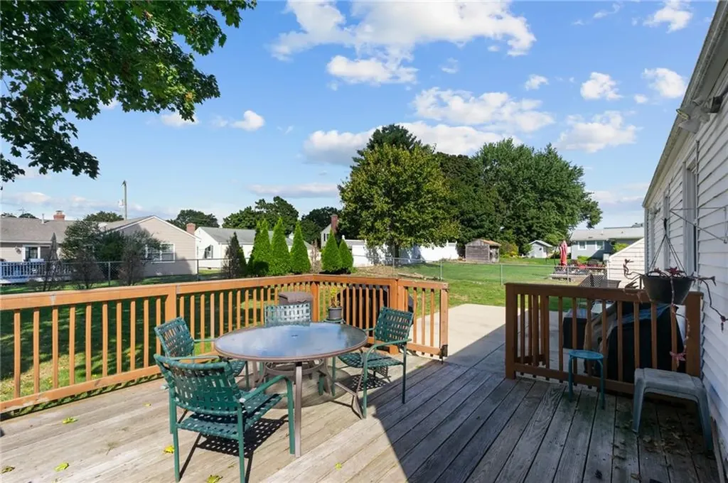 29 Eden Crest Drive Cranston RI 02920