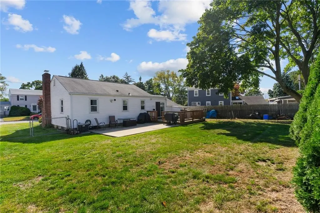 29 Eden Crest Drive Cranston RI 02920