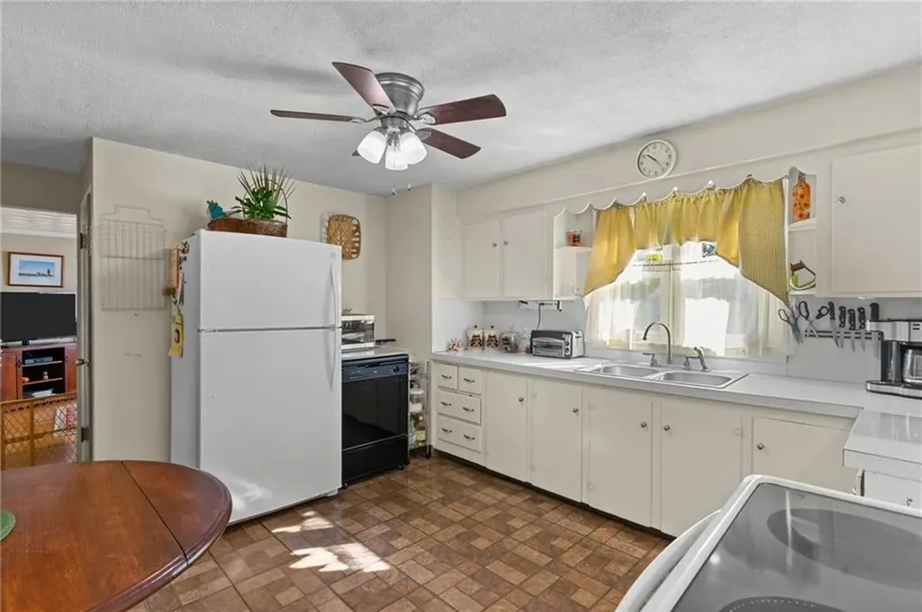 29 Eden Crest Drive Cranston RI 02920
