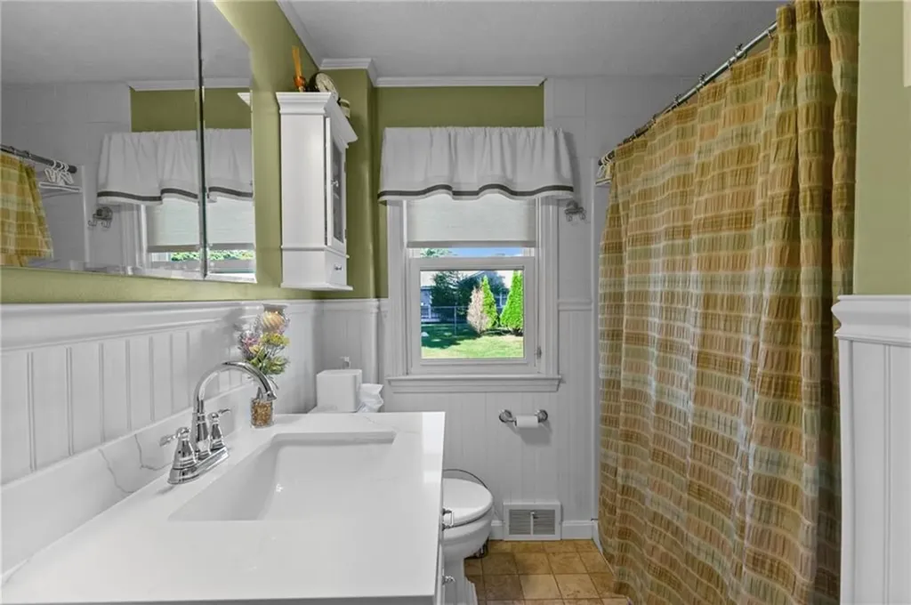 29 Eden Crest Drive Cranston RI 02920