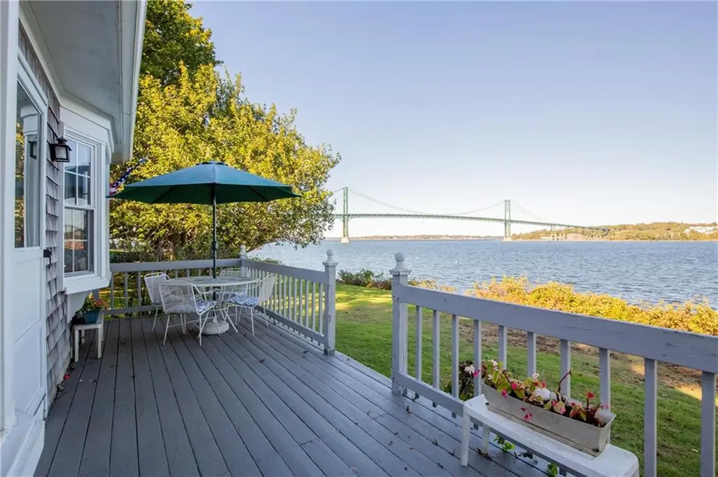 70 Bayview Avenue Portsmouth RI 02871