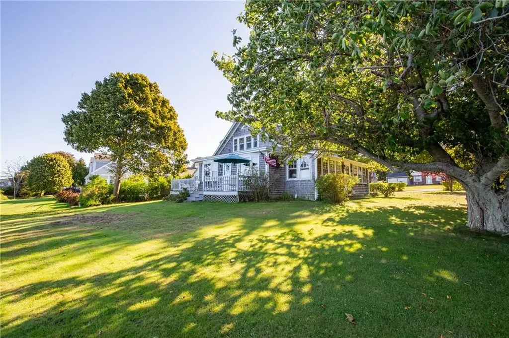 70 Bayview Avenue Portsmouth RI 02871