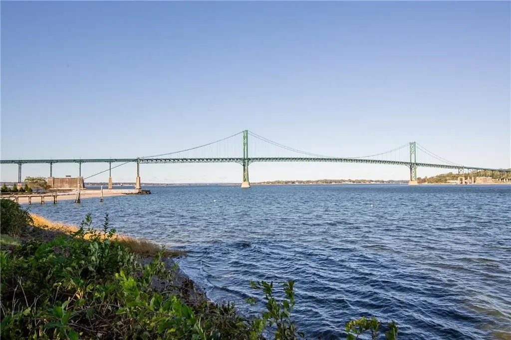 70 Bayview Avenue Portsmouth RI 02871