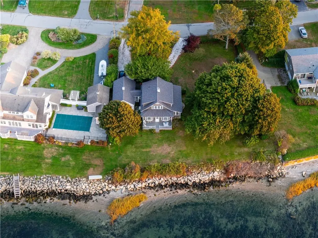 70 Bayview Avenue Portsmouth RI 02871