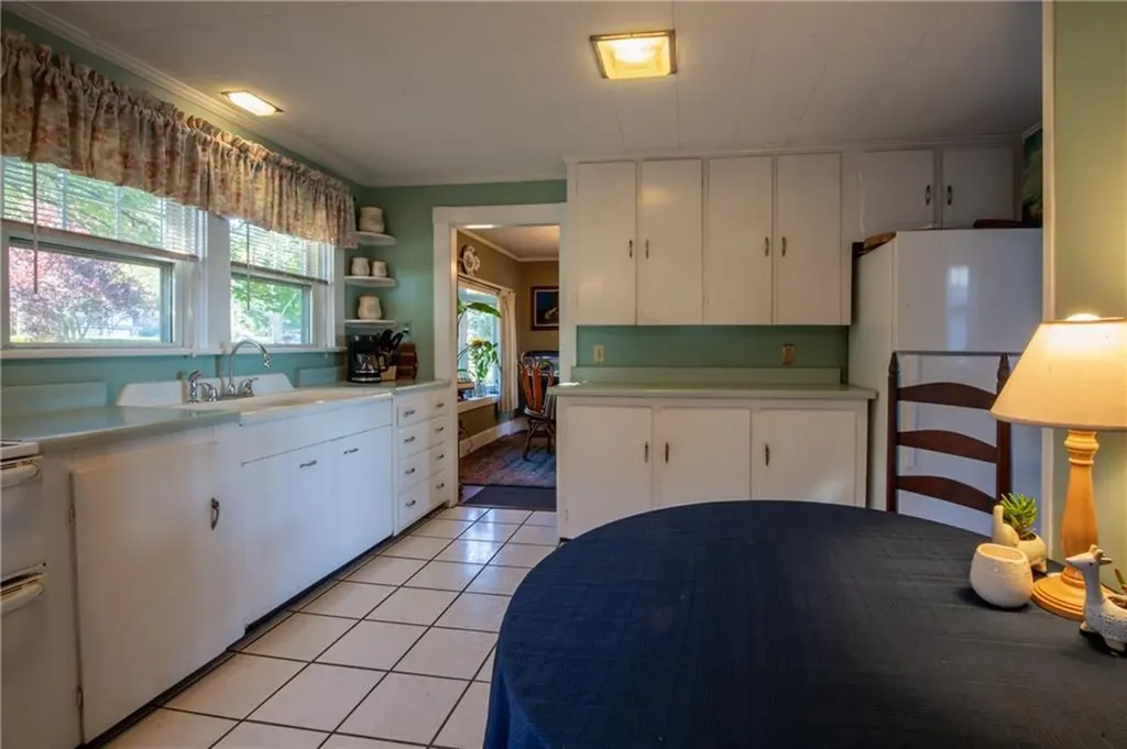 70 Bayview Avenue Portsmouth RI 02871