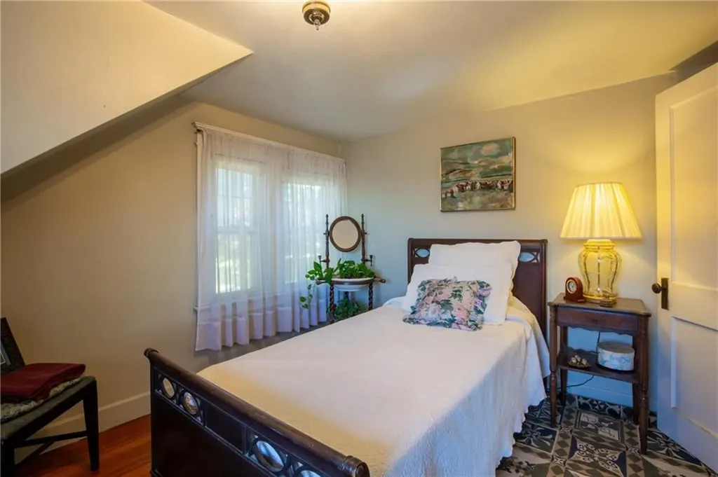 70 Bayview Avenue Portsmouth RI 02871