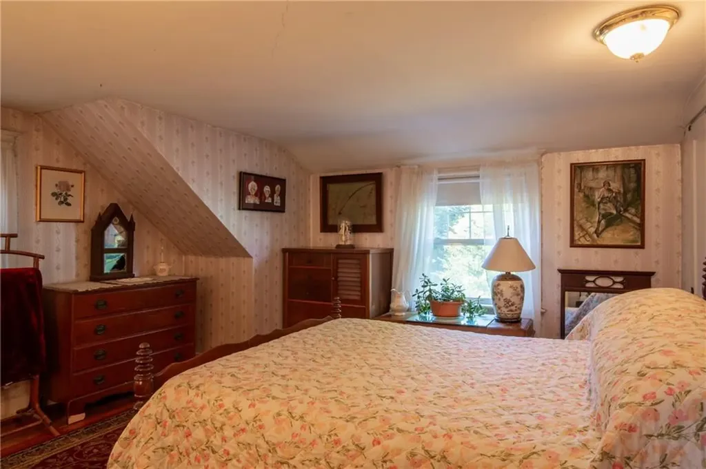 70 Bayview Avenue Portsmouth RI 02871