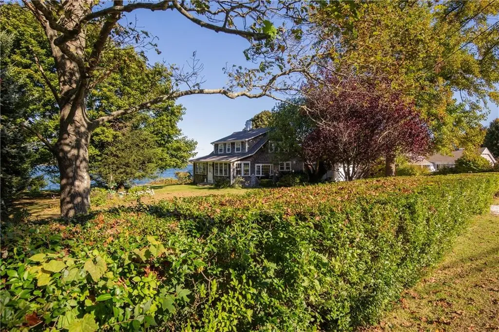 70 Bayview Avenue Portsmouth RI 02871