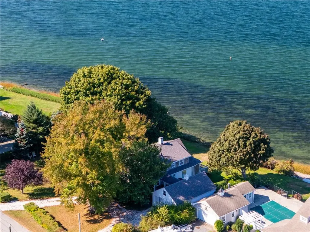 70 Bayview Avenue Portsmouth RI 02871