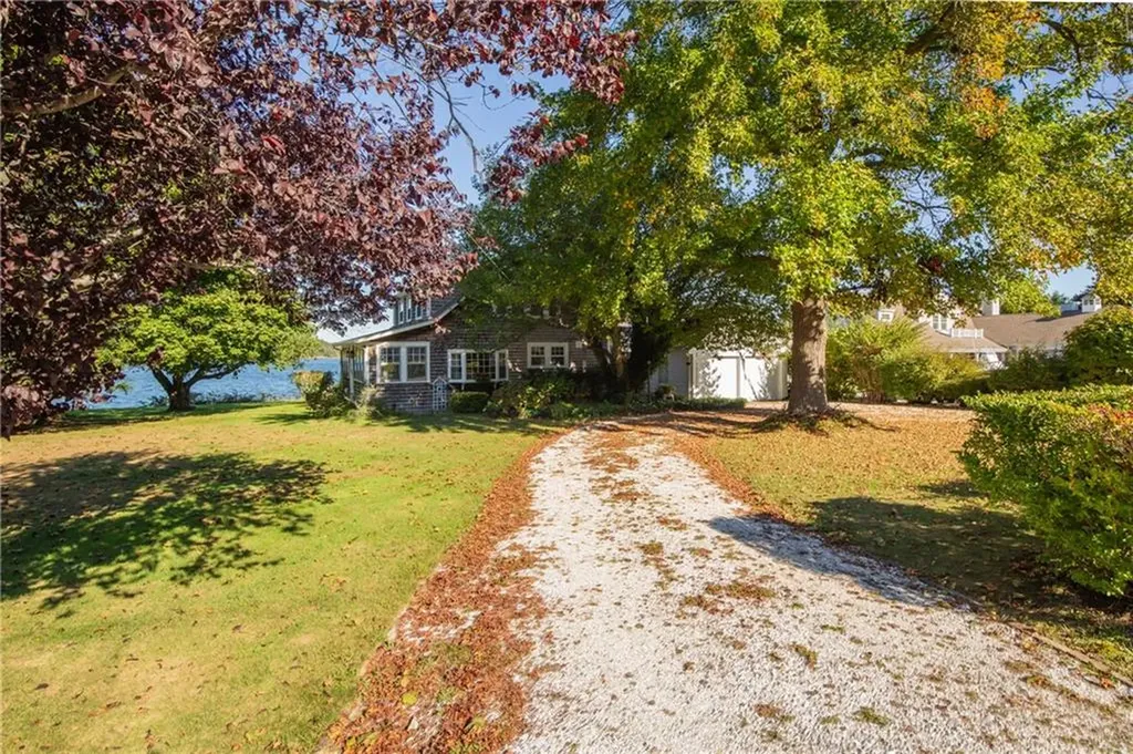 70 Bayview Avenue Portsmouth RI 02871
