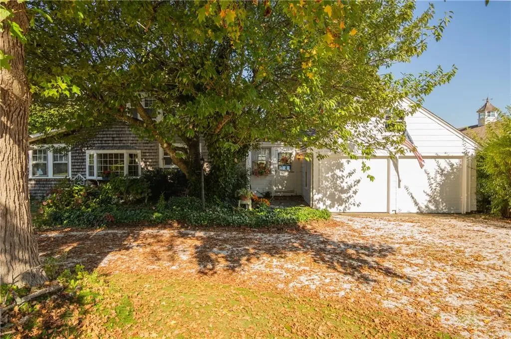70 Bayview Avenue Portsmouth RI 02871