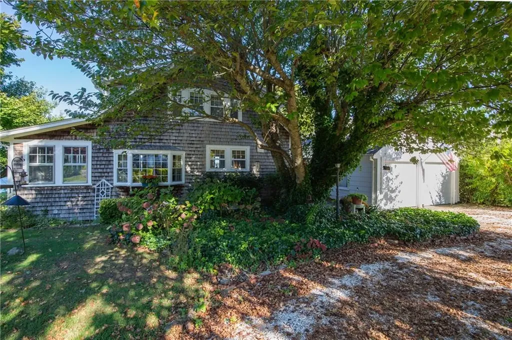 70 Bayview Avenue Portsmouth RI 02871
