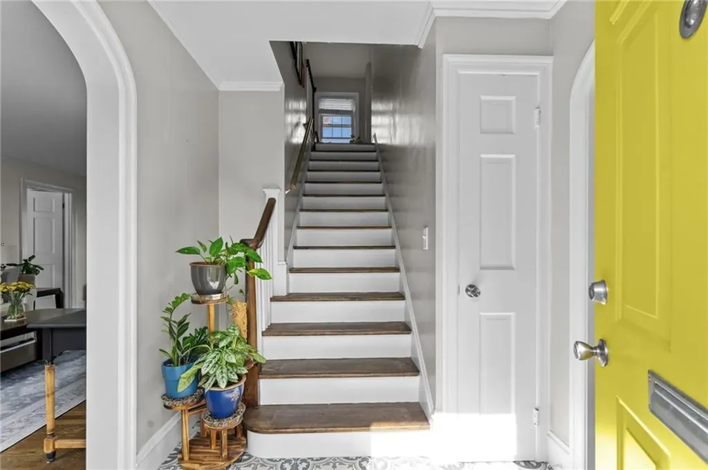 173 Lyndon Road Cranston RI 02905