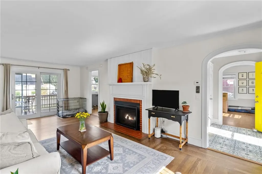 173 Lyndon Road Cranston RI 02905