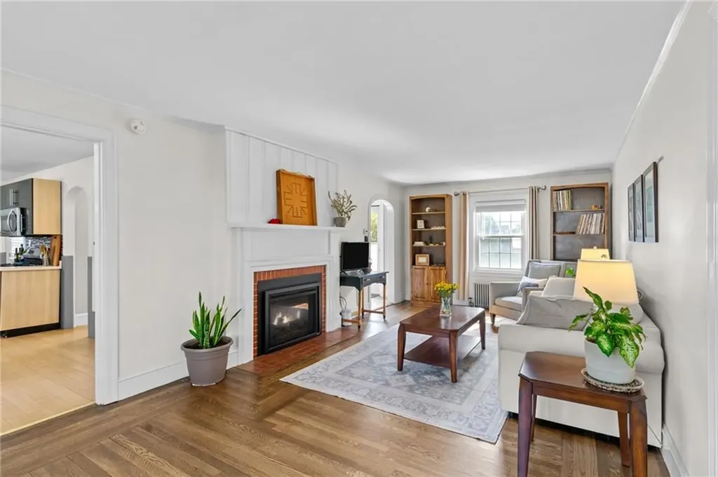 173 Lyndon Road Cranston RI 02905