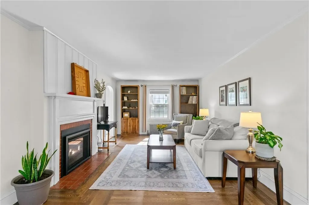 173 Lyndon Road Cranston RI 02905
