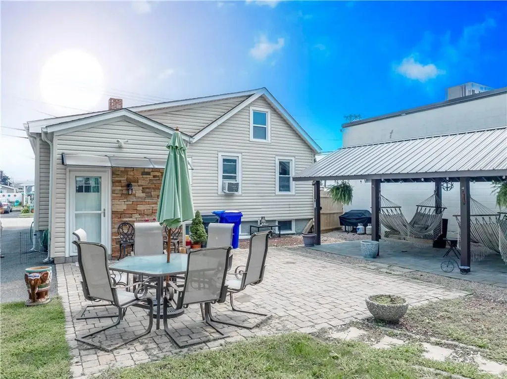 161 Courtney Avenue Pawtucket RI 02861